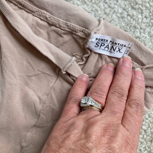 Spanx size B POWER PANTIES ling line shaper nude (large) - Picture 2 of 6